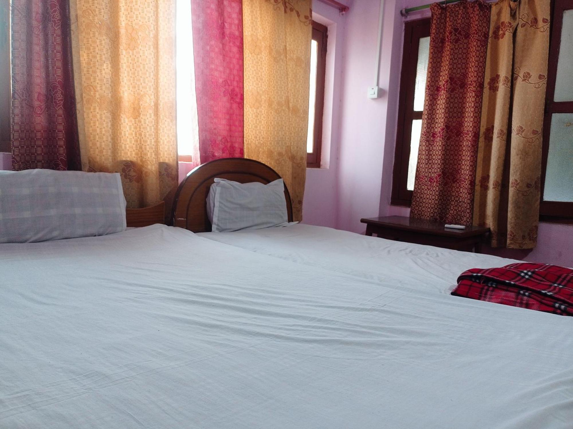 Darshan Namaste Hotel & Lodge Bhairāhawā Esterno foto